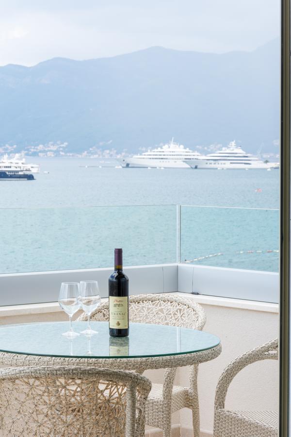 Boka Di Mare Appartement Tivat Buitenkant foto